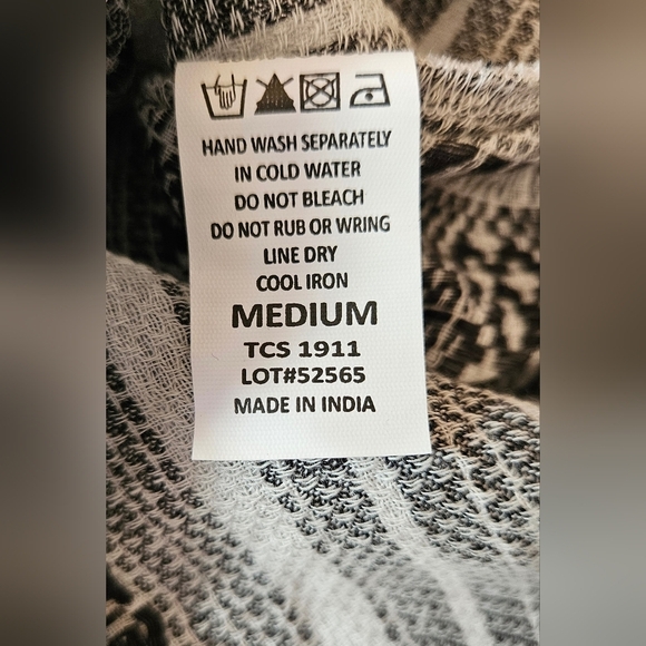 NWT Elan Womens Black & White Design Off The Shoulder Short Sleeve Top Size Med - Picture 6 of 10